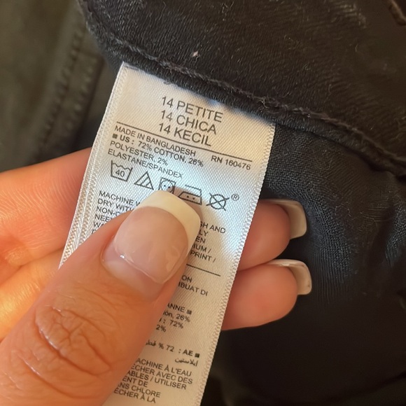 Old Navy Pop Icon Skinny High Rise Ripped Black Jeans Women’s 14P - Picture 3 of 4